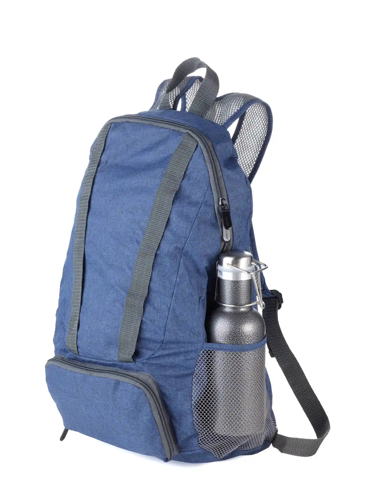 Sammenleggbar ryggsekk i blå farge og kapasitet på 12 liter med en vannflaske